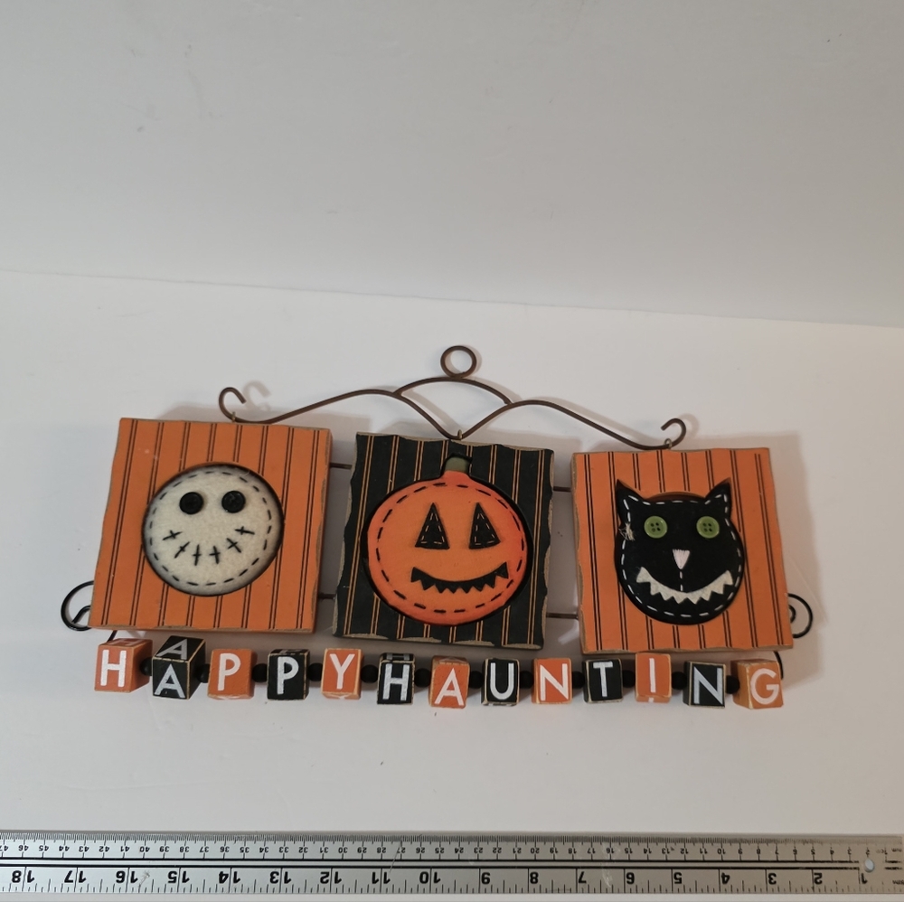 Happy Haunting Wall Sign Halloween